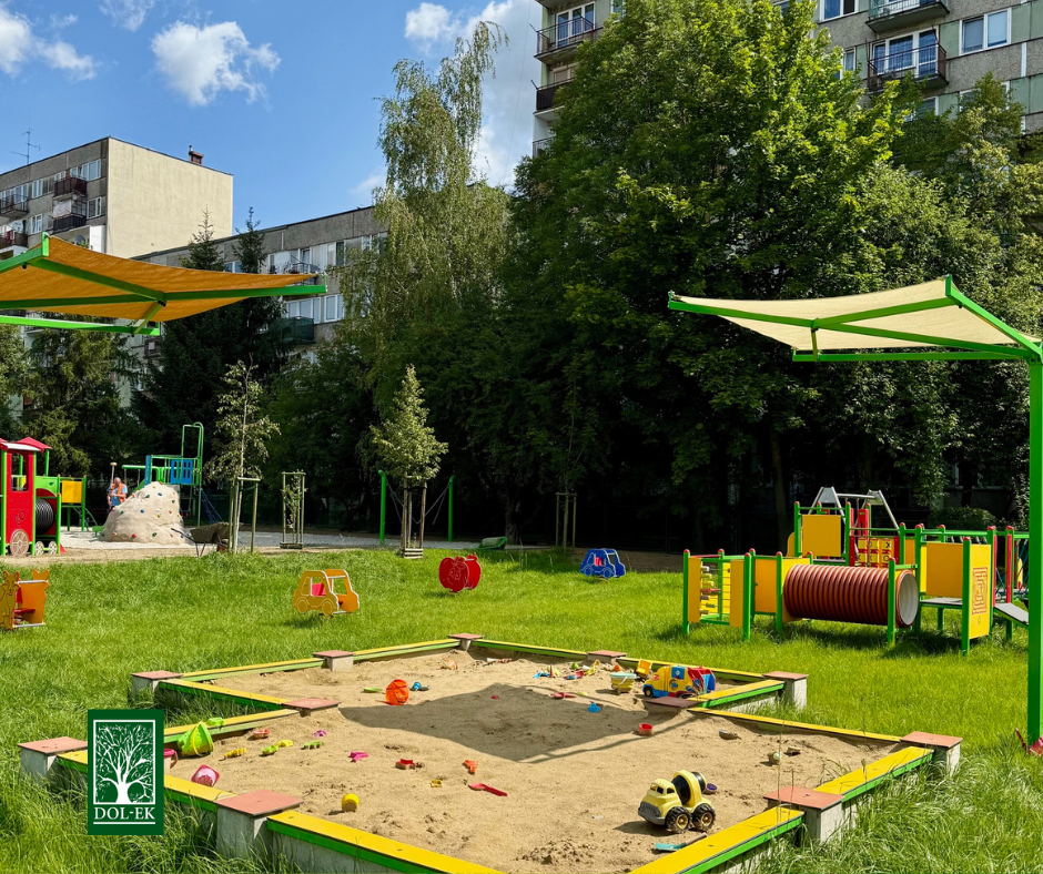 Plac zabaw na osiedlu Westerplatte w Tarnowie